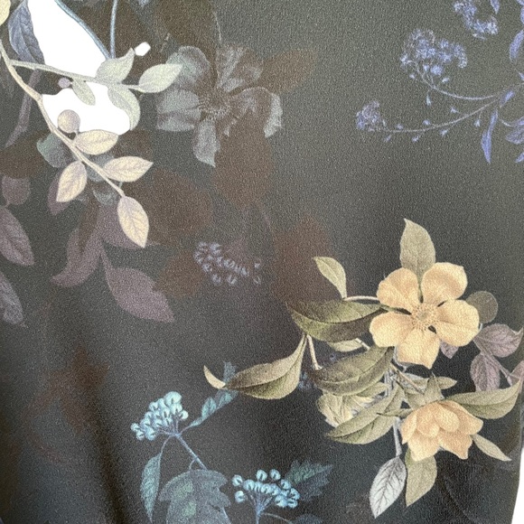 DECJUBA Sz8 Navy with blue toned floral design dress with elastic waist with tie - Picture 2 of 12